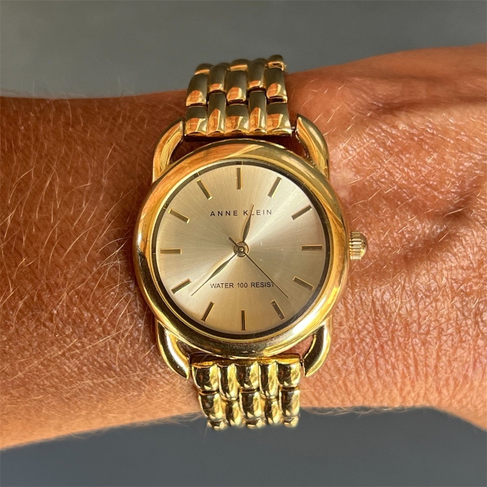 ANNE KLEIN Women's Watch Gold Tone AK/1364 Quartz Water Resist New Battery
